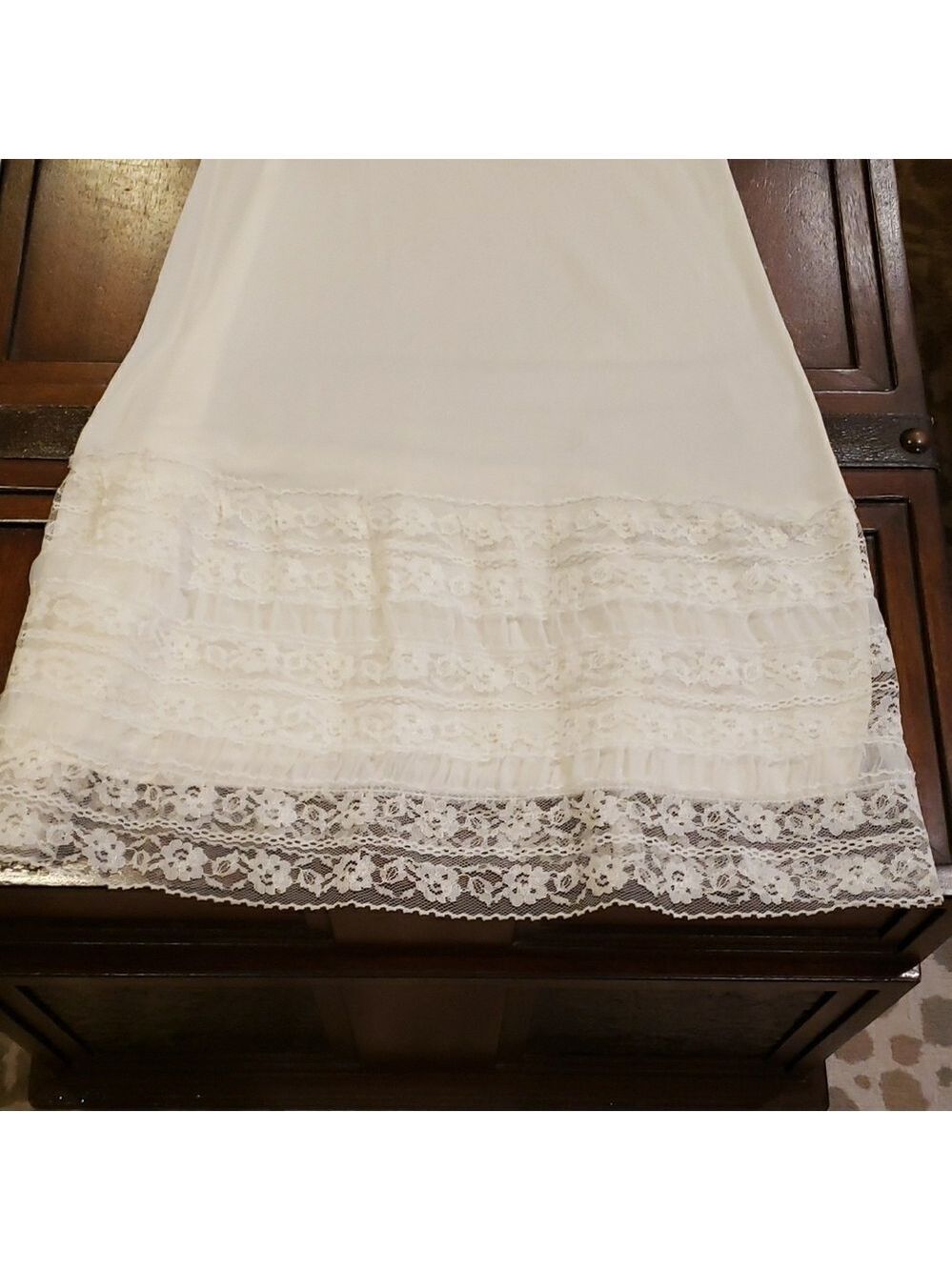 Elegant Vintage Cream/White Lace Slip - Picture 7 of 13